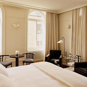Corner Suite